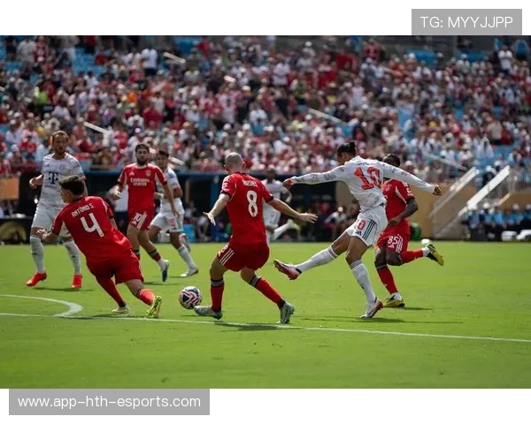 拜仁十人应对仍赢球，防线硬度拉满，拜仁出线